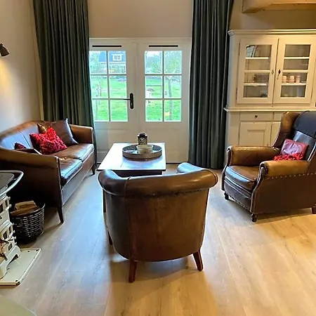 Holiday home Logeren Bij De Soerensesteeg