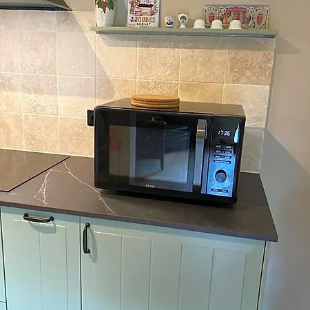 Holiday home Logeren Bij De Soerensesteeg